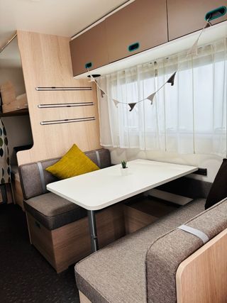 Caravana Adria Aviva 495LX - Como Nueva 
