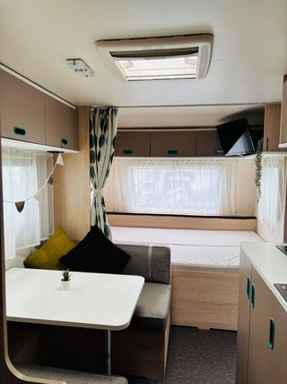 Caravana Adria Aviva 495LX - Como Nueva 