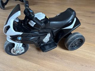 Moto BMW Eléctrica Infantil en muy buen estado.