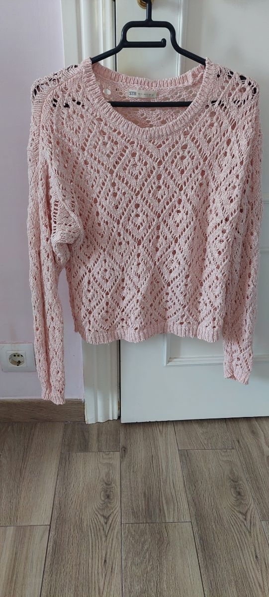 Jersey Stradivarius rosa calado