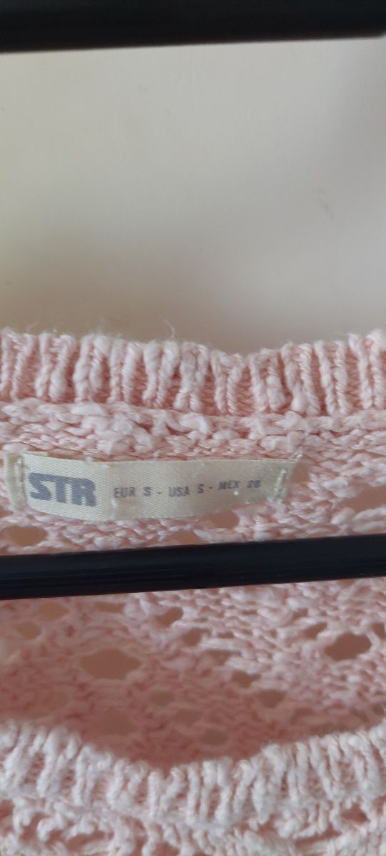 Jersey Stradivarius rosa calado