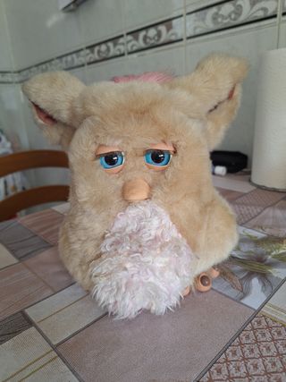 Furby Peluche Beige Ojos Azules