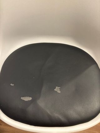 Silla de escritorio giratoria blanca y negra