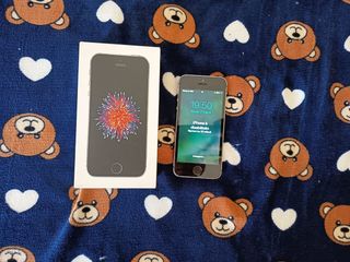 iPhone SE Apple nero/argento