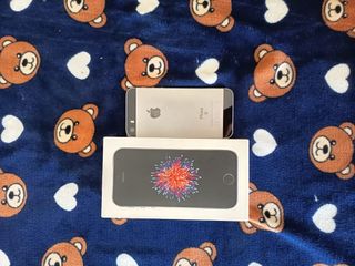 iPhone SE Apple nero/argento