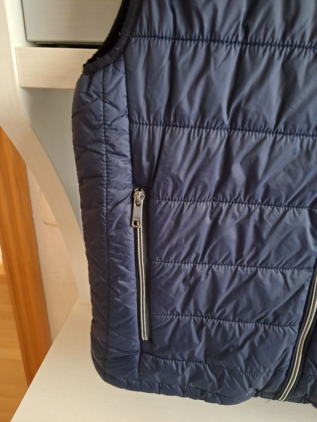 Chaleco acolchado azul marino chico. talla L.