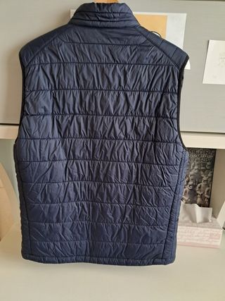 Chaleco acolchado azul marino chico. talla L.
