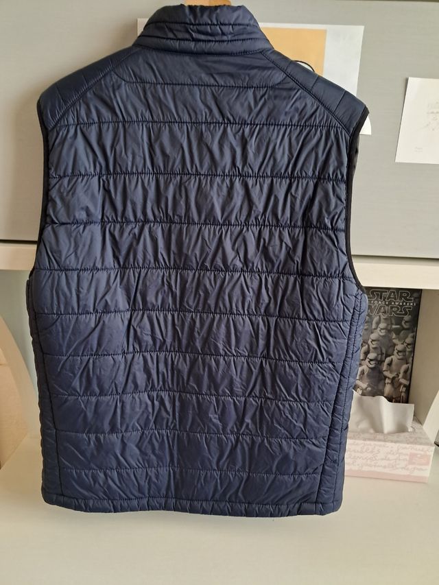 Chaleco acolchado azul marino chico. talla L.