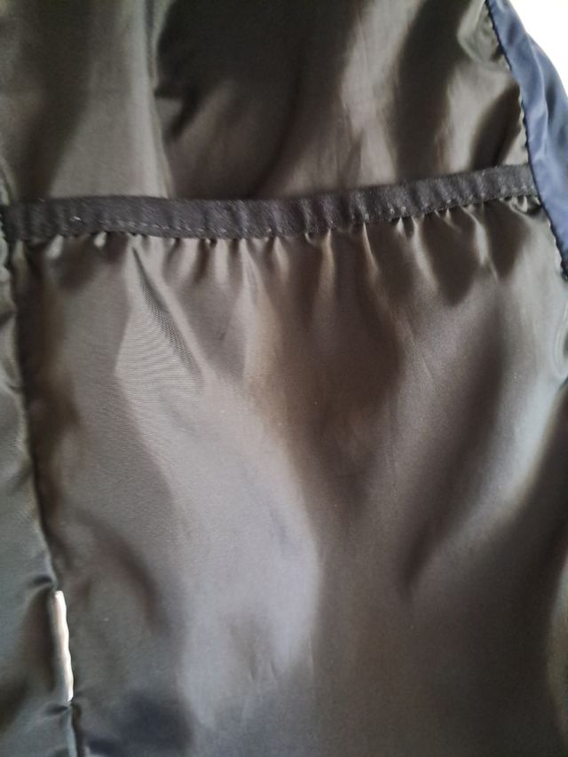 Chaleco acolchado azul marino chico. talla L.