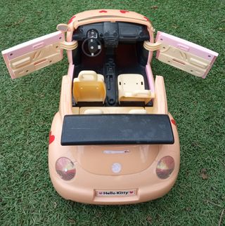 Coche Juguete Hello Kitt 
Le falta un retrovisor 
