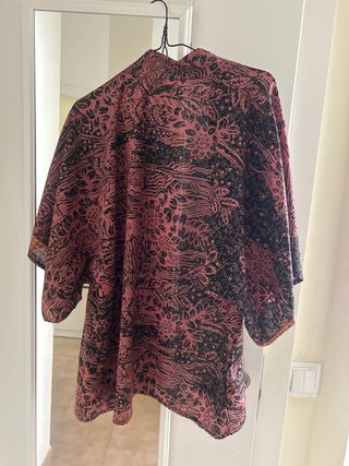 Kimono estampado rosa y negro talla única