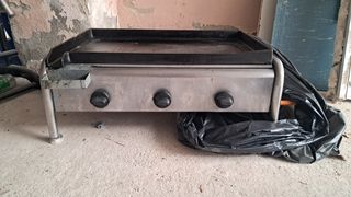 Plancha de cocina de gas 3 fuegos con piedra