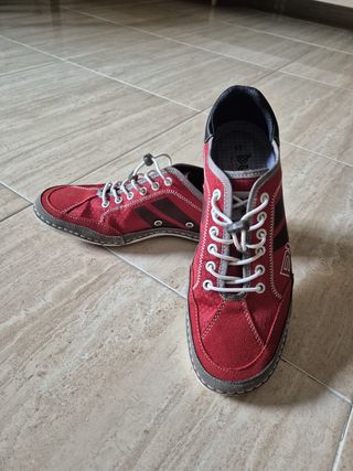 Zapatillas Bugatti rojas y negras Talla 43