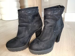 Botines Xti Negros con Brillo