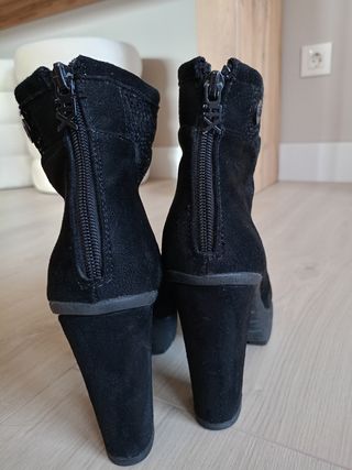 Botines Xti Negros con Brillo