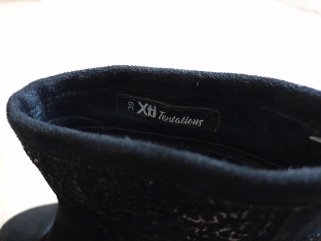 Botines Xti Negros con Brillo