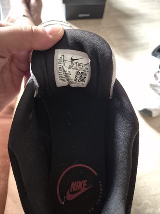 Zapatillas Nike Blancas y Rojas
