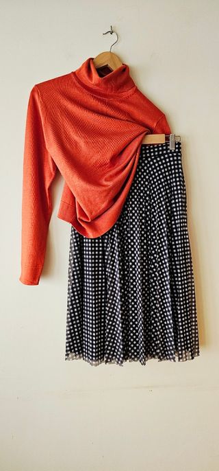 Lote Falda y Jersey. Bershka y Easy Wear