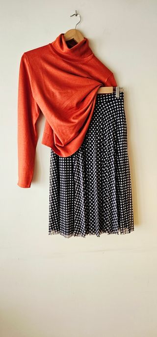 Lote Falda y Jersey. Bershka y Easy Wear