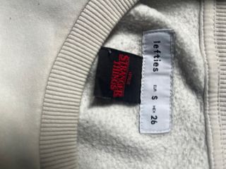 Sudadera Stranger Things blanca