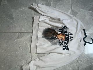 Sudadera Stranger Things blanca