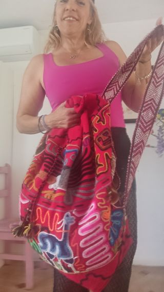 Bolso de lana artesanal multicolor