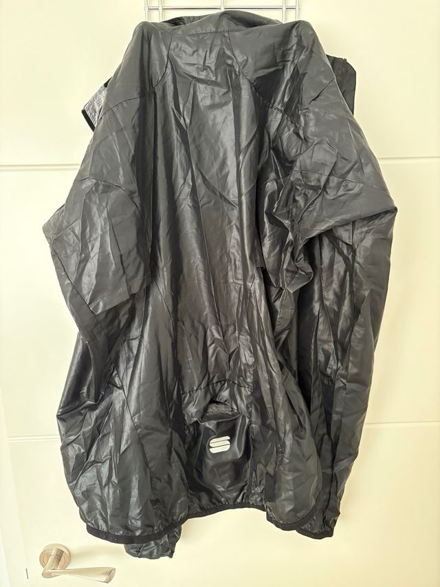 Cortavientos ligeroSportful Negro.