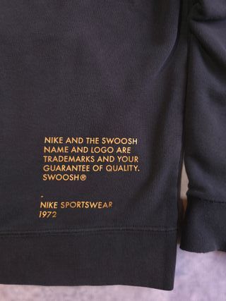 Sudadera Nike Mujer Negra y Dorada Ref-16400