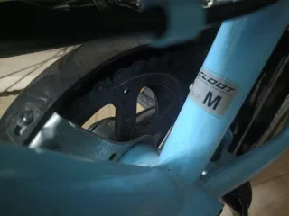 Bicicleta de paseo azul