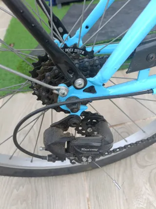 Bicicleta de paseo azul