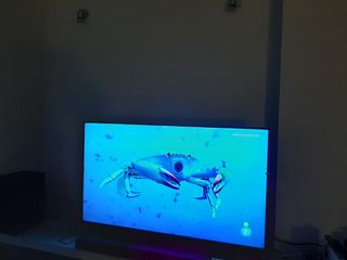 Conjunto Barra de Sonido LG SQC2 
+ TV 42" Samsung