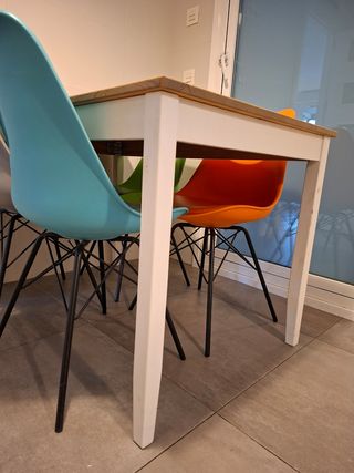 Mesa Ikea madera patas blancas