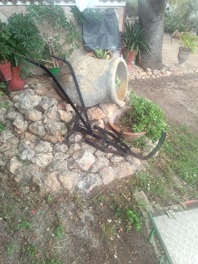 Maquinilla de arar antigua