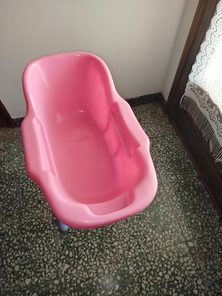 Bañera para muñeco con soporte plegable