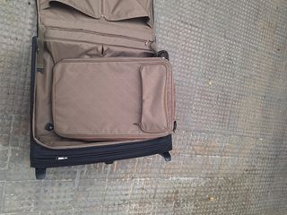 Maleta portatrajes Samsonite con ruedas negra