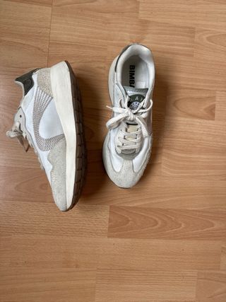 Bambas Bimba y Lola beige y blancas,detalles verde