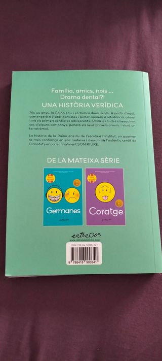 Libro SOMRIU en Catalan.