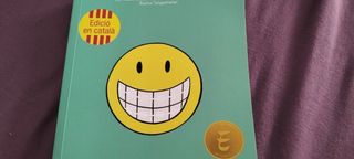 Libro SOMRIU en Catalan.