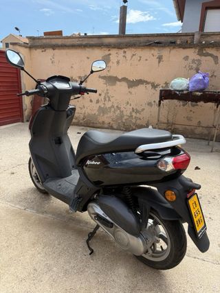 Peugeot Kisbee 49cc Negro