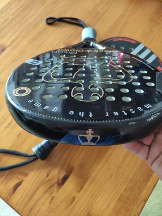 Pareja de palas pádel Black Crown y Adidas