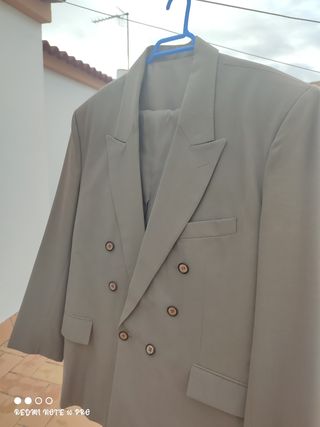 Traje de chaqueta beige