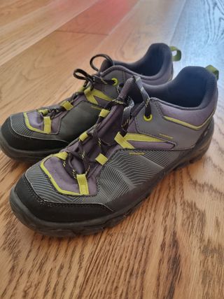 Botas de monte grises y verdes Talla 38