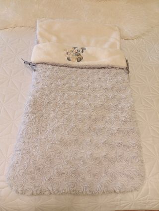 Saco para silla de coche bebé Mickey mouse.