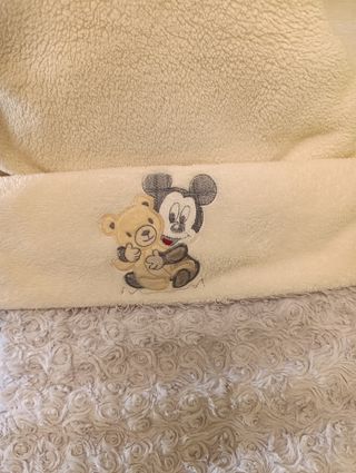 Saco para silla de coche bebé Mickey mouse.