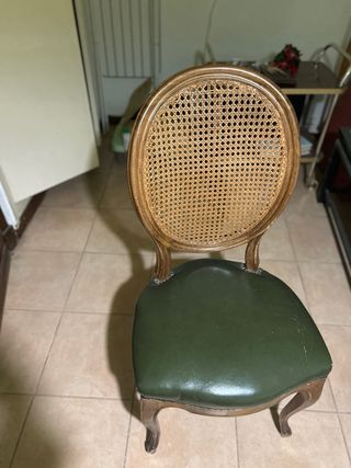 Silla vintage madera y cuero verde. 6 unidades