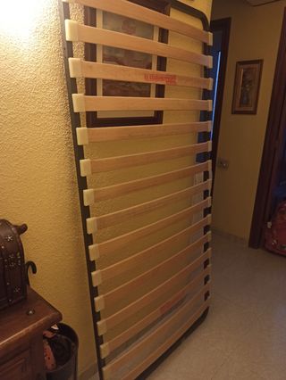 Cama y somier madera y metal