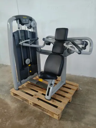 HOMBROS TECHNOGYM SELECTION!