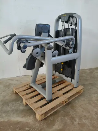 HOMBROS TECHNOGYM SELECTION!