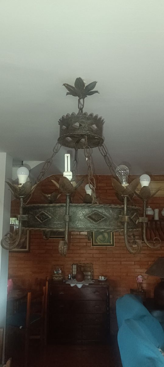Lámpara forja 8 luces artesanal