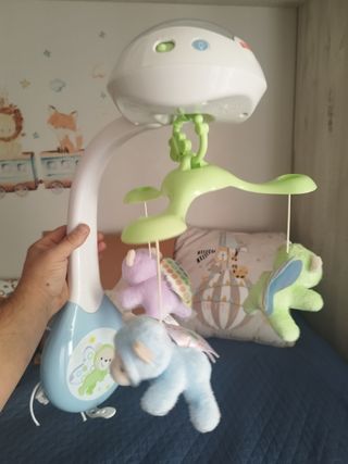 Móvil de cuna con peluches
